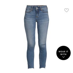 Rag &‎ Bone Cate Mid-Rise Skinny Jean in Juni Blue. Women’s 29. Inseam 26”.